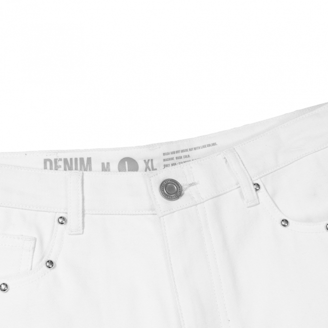 STUDS DENIM SHORTS   OFF WHITE