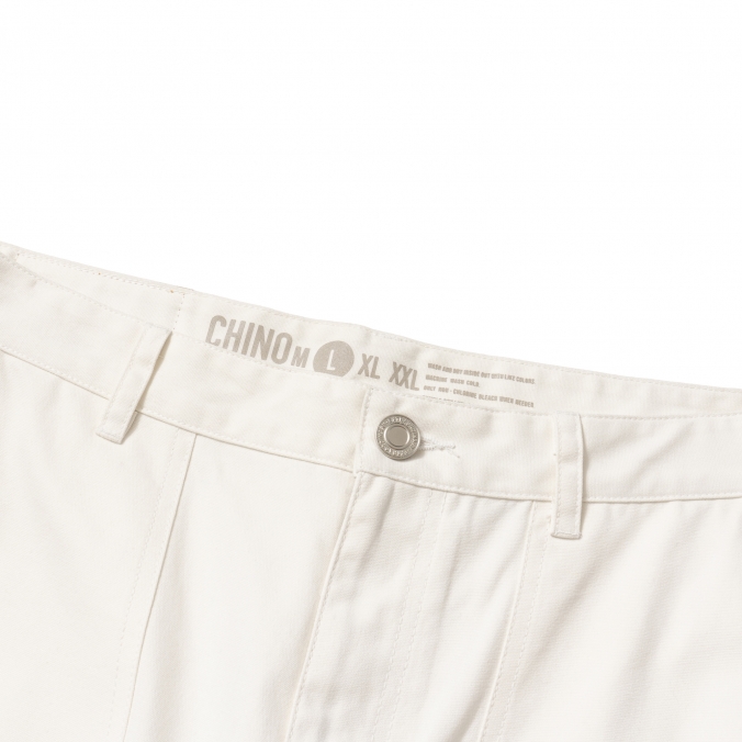COATING CANVAS DOUBLE KNEE SHORTS OFF WHITE