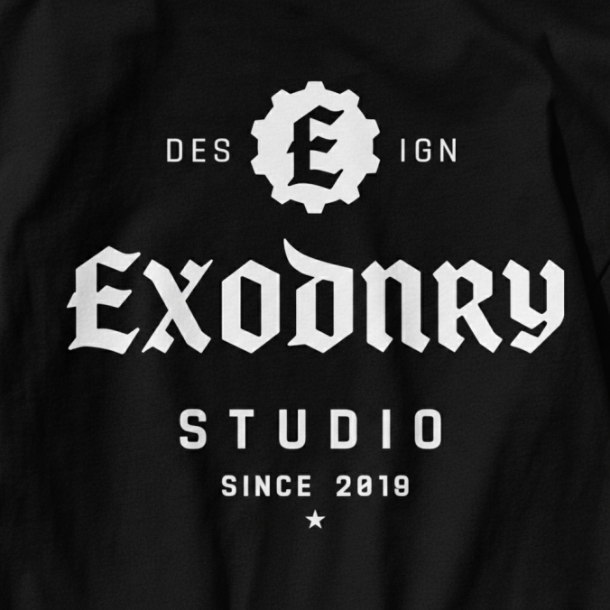 STUDIO LOGO POCKET TEE BLACK