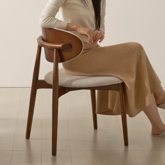 쿠폰가 69,800원 / 제이픽스 아페르 이지클린 패브릭 고무나무 원목 까페 체어 인테리어 월넛 식탁 의자