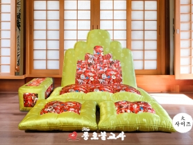 황녹색 양단 + 홍색 자수단