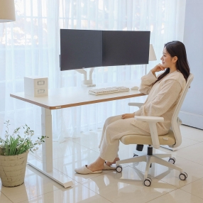 핏쳐 프리미엄 보쉬모터 전동식 모션데스크 B1