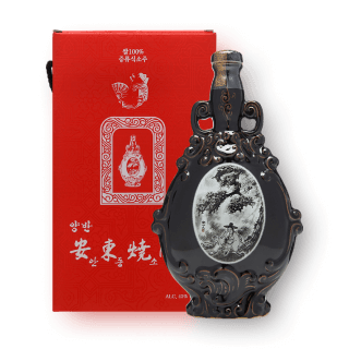 양반안동소주 연꽃 흑자 5년산 45도 600ml (전용잔 포함)