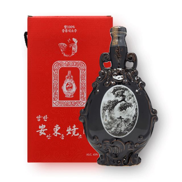 양반안동소주 연꽃 흑자 5년산 45도 600ml (전용잔 포함) 대표이미지