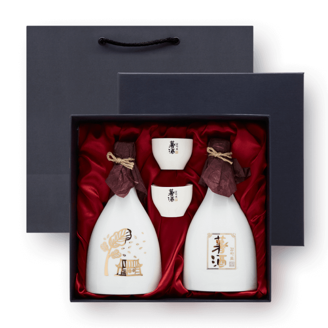 평창 서주 감자술 도자기 선물세트 (13도 400ml 2병, 전용잔 2개 포함) 대표이미지