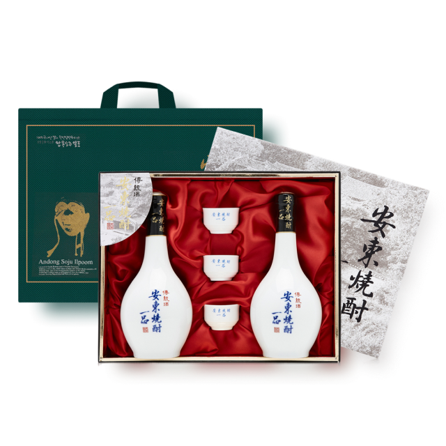 [5월 할인] 안동소주 일품 특1호 선물세트 (21도 400ml 2병, 전용잔 3개 포함) 대표이미지