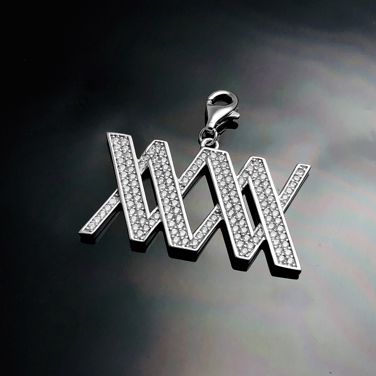 WOOING Logo Pendant