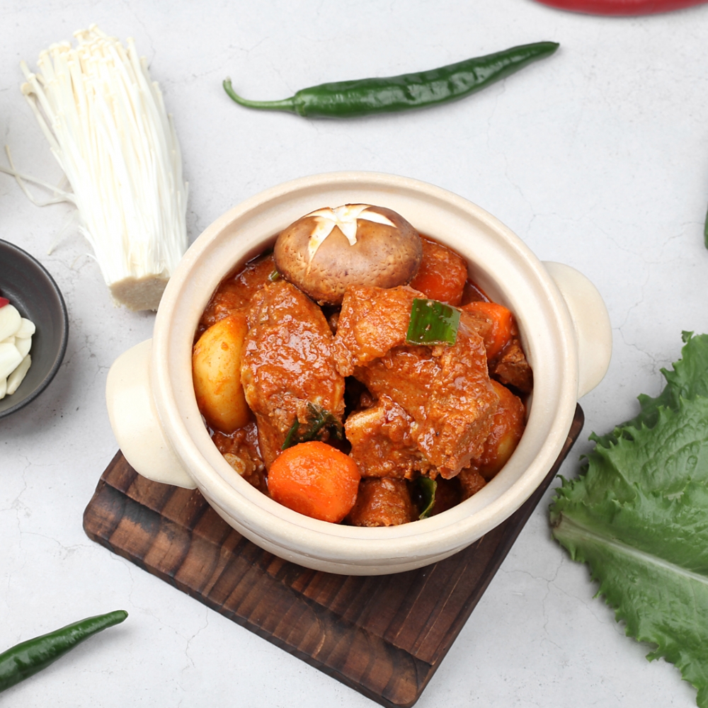 [임박세일] 입안을 감싸는 매콤담백한 맛 한돈 뚝딱 매운 돼지갈비찜 1kg