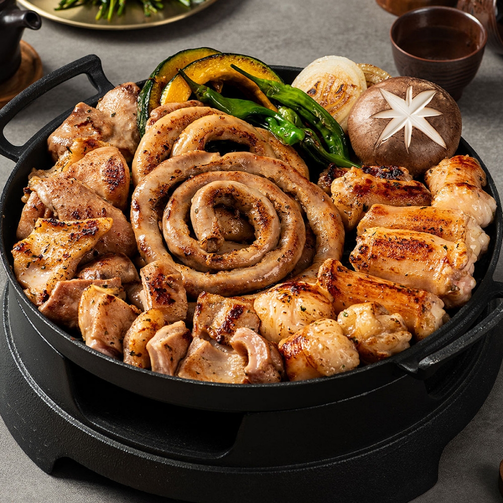 [10만 회원 달성 기념] 모듬곱창 700g (곱창 210g+대창 200g+막창 200g+소스 30g*3개)