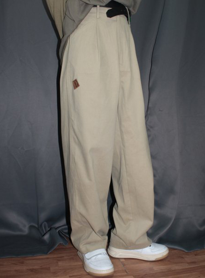 ONE TUCK COTTON PANTS (BEIGE)