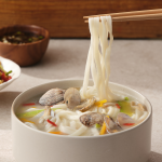 [햇살바다] 3분완성 순살 조개탕 칼국수 간편 밀키트 야채포함 100% 국산 바지락 동죽 백합 홍합