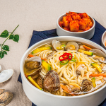 [햇살바다] 3분완성 순살 조개탕 칼국수 간편 밀키트 야채포함 100% 국산 바지락 동죽 백합 홍합