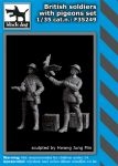 [사전 예약] F35249 1/35 British soldiers with pigeon set