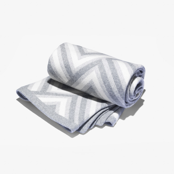 CHEVRON THROW (186X136) GRAY