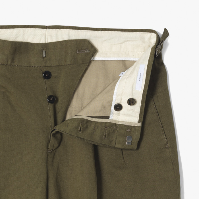 BERMUDA SHORT (STONE WASH GABARDINE) MILITARY GREEN