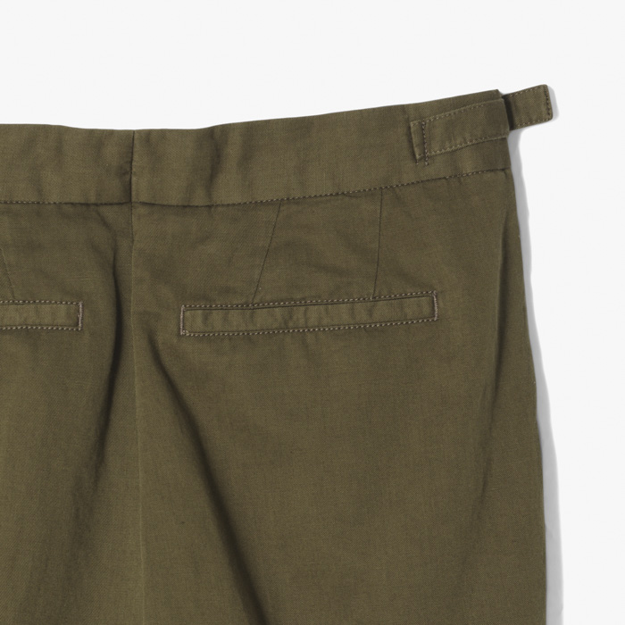 BERMUDA SHORT (STONE WASH GABARDINE) MILITARY GREEN