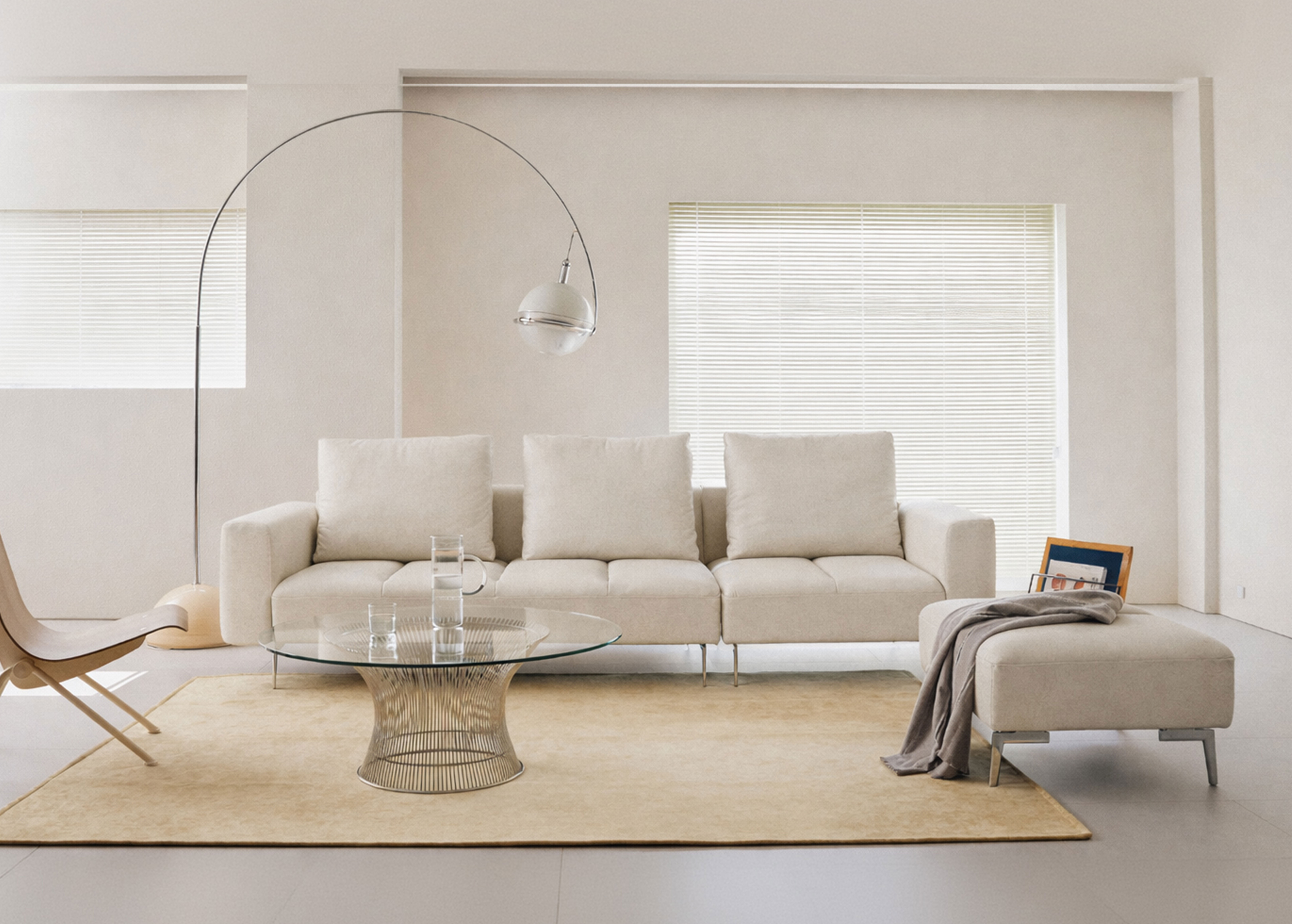 디에시즈 컴팩트 4인 리브 패브릭 소파