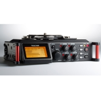 TASCAM DR-70D 타스캠 필드 레코더 / 4 XLR 스테레오 마이크 카메라용 오디오 레코더