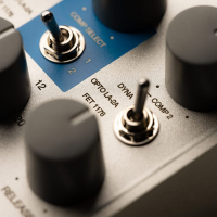 Universal Audio UAFX Max Preamp & Dual Compressor 유니버셜 오디오 듀얼 컴프레서 페달