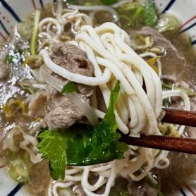 6_식사_꼬단면 소고기 온면.jpg