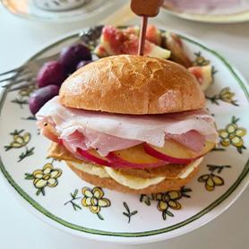 4_브런치_트러플 애플 잠봉뵈르 샌드위치.jpg