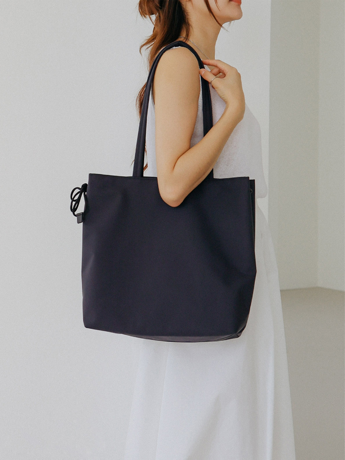 Mennis Nylon Shoulderbag Medium 메니스 나일론 숄더백 미디움