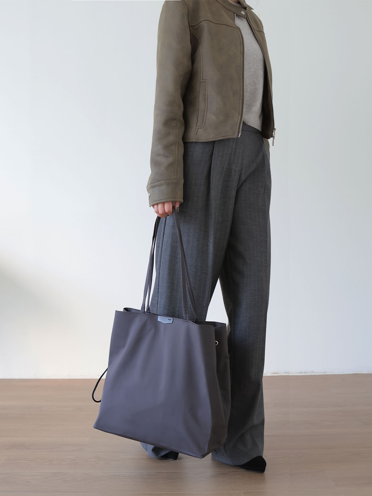 Mennis Nylon Shoulderbag Medium 메니스 나일론 숄더백 미디움