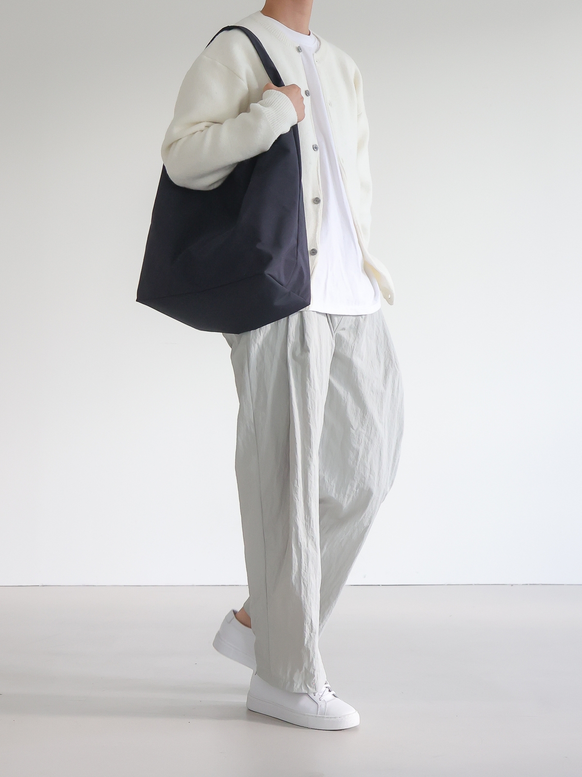 Roa Nylon Hobobag Large  로아 나일론 호보백 라지