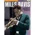 (할인) Miles Davis (Trumpet)마일즈 데이비스 트럼펫 악보 겸 교본 (CD 포함)[00695383]