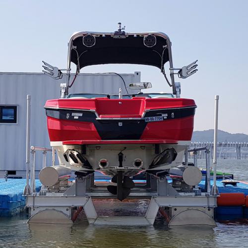 보트리프트 / 보트격납고 독크형 보트길이 7m 폭 2.6m 리프트 용량 : 3000kg