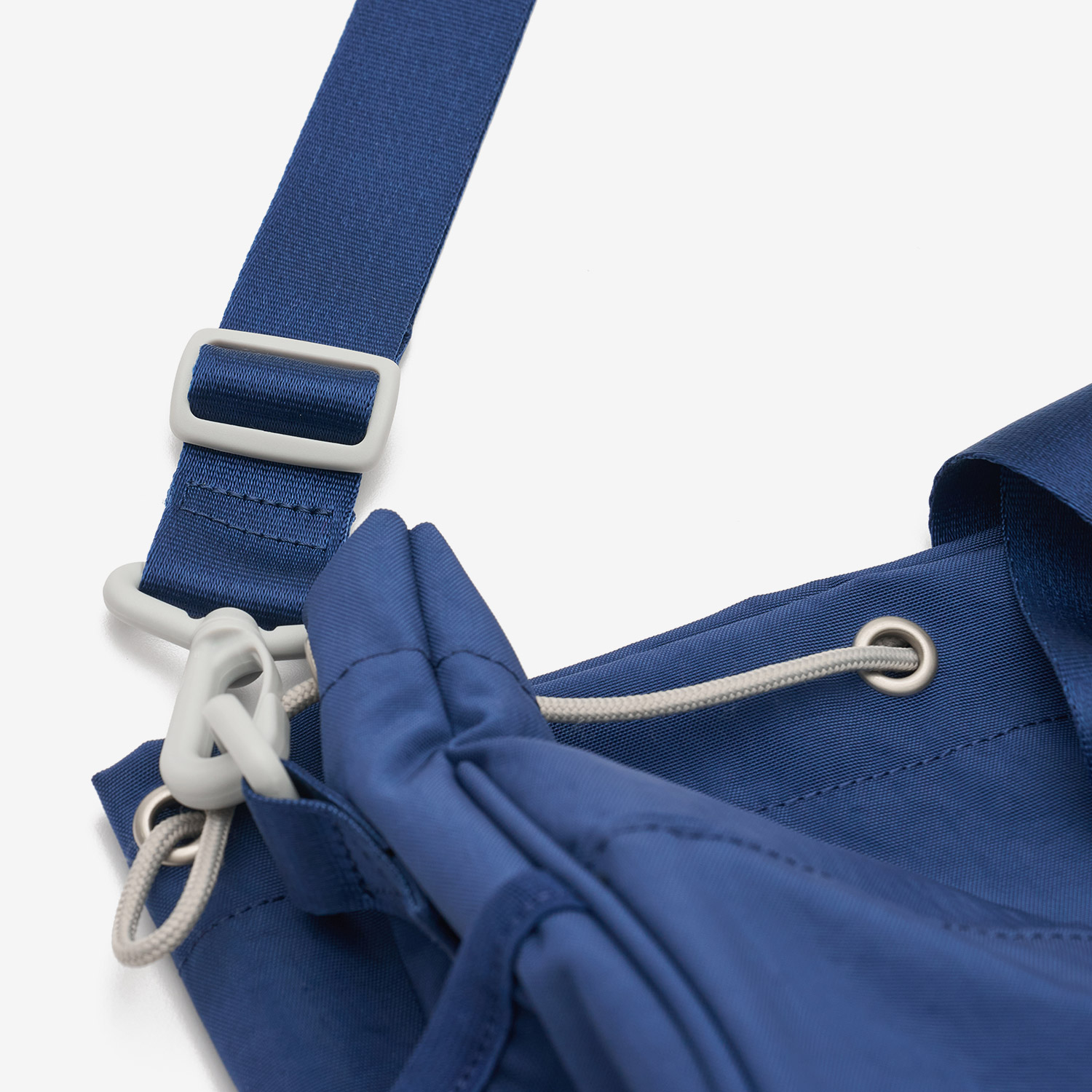 Reebok X RAWROW 3WAY STRING DUFFLE BAG - 네이비 ｜ 리복 공식