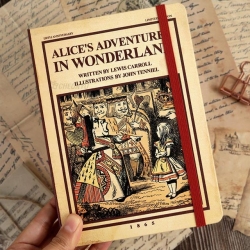 앨리스 150주년 기념 다이어리 - 여왕과 앨리스