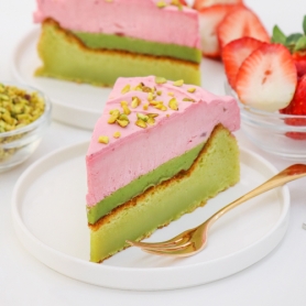 가또피스타치오딸기케이크