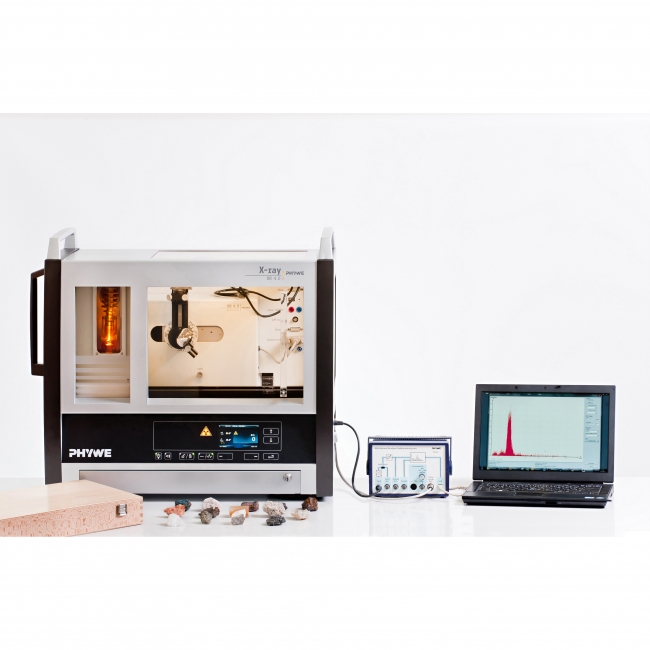 Qualitative X-ray fluorescence analysis of ore samples