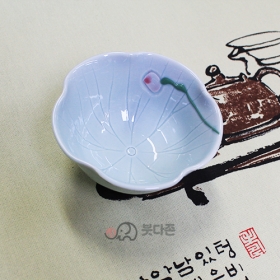 로투스 청자 찻잔(연꽃찻잔)
