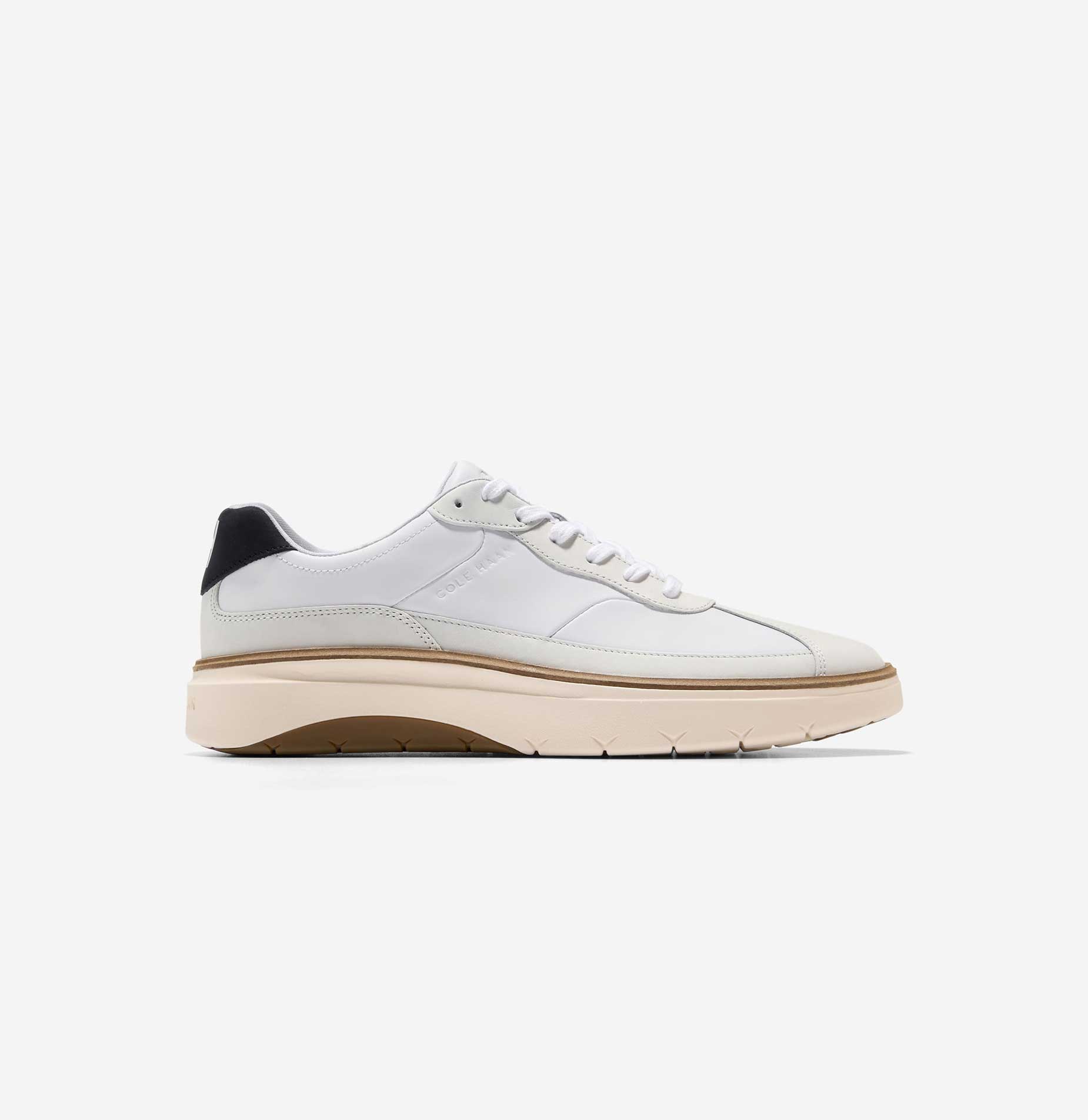 [GRANDPRØ FEATHERARC BIKE TOE SNEAKER] 흰색 남성 스니커즈 [Width:W]