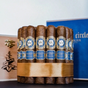 카벨리에 Inner Circle Robusto