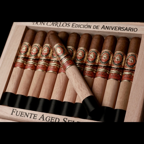 푸엔테 에이지드 셀렉션 Don Carlos Edicion de Aniversario Toro