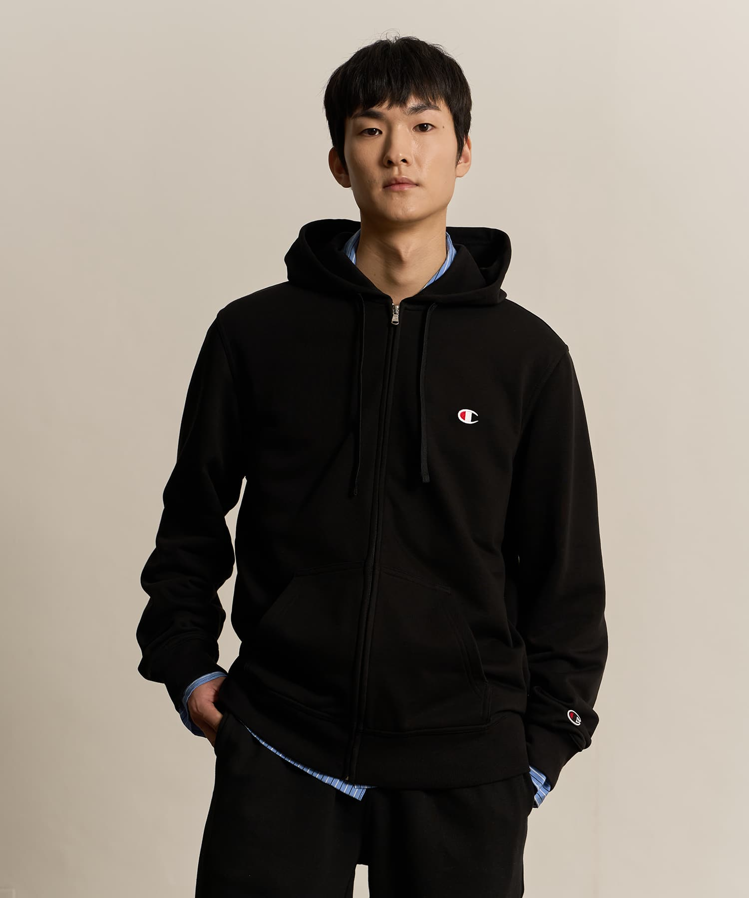 C로고 후드 집업 Black ｜HOODIE｜ 챔피온