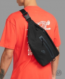 나이키 엘리멘탈 프리미엄 힙 팩 (DN2556-010)