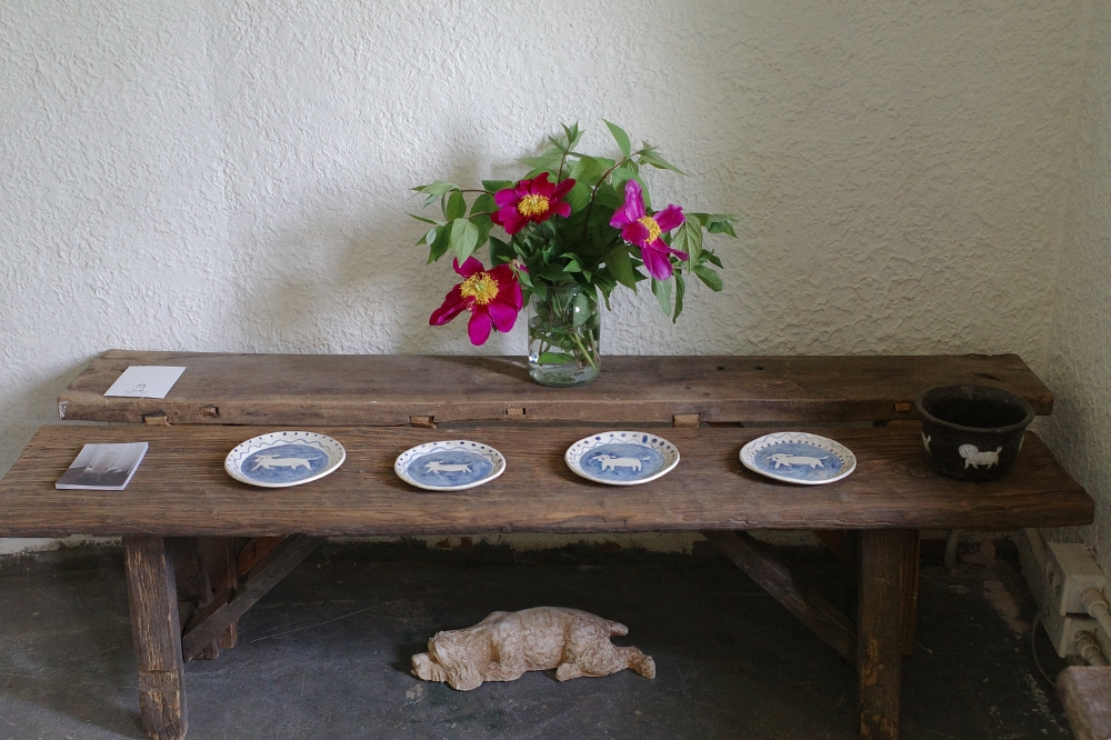Gussy Dessert Plate & Water Bowl