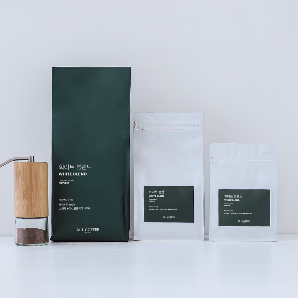 화이트 블렌드<볶은 땅콩, 캐러멜 단맛, 맥아 향 ☕ Medium>