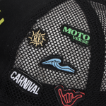 플랫바이저 뱃지 트러커 모자