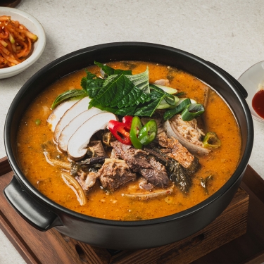 자연방목 흑염소로 만든 진한 보양식 흑염소탕 700gx1팩