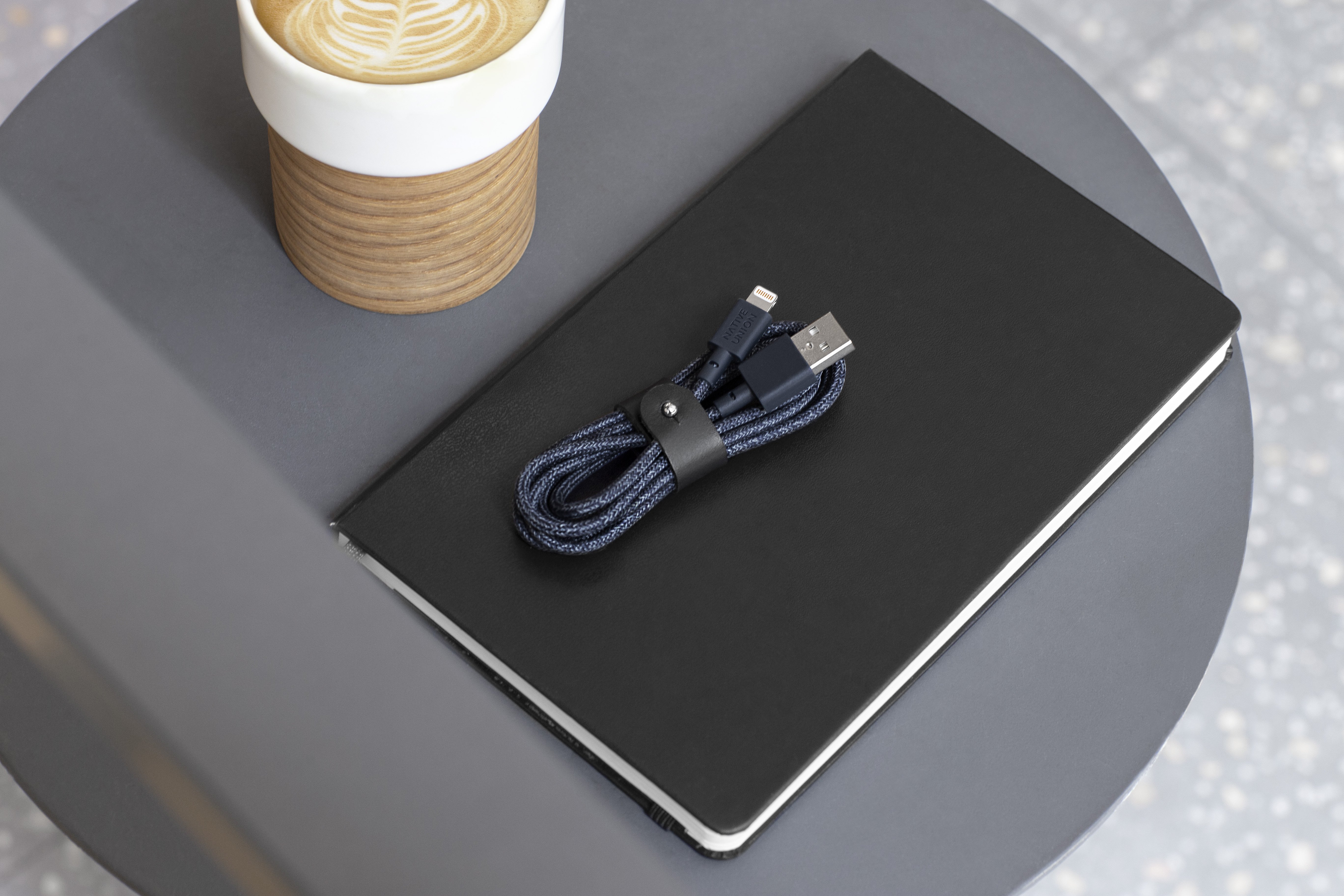 BELT CABLE INDIGO (USB-C TO LIGHTNING)