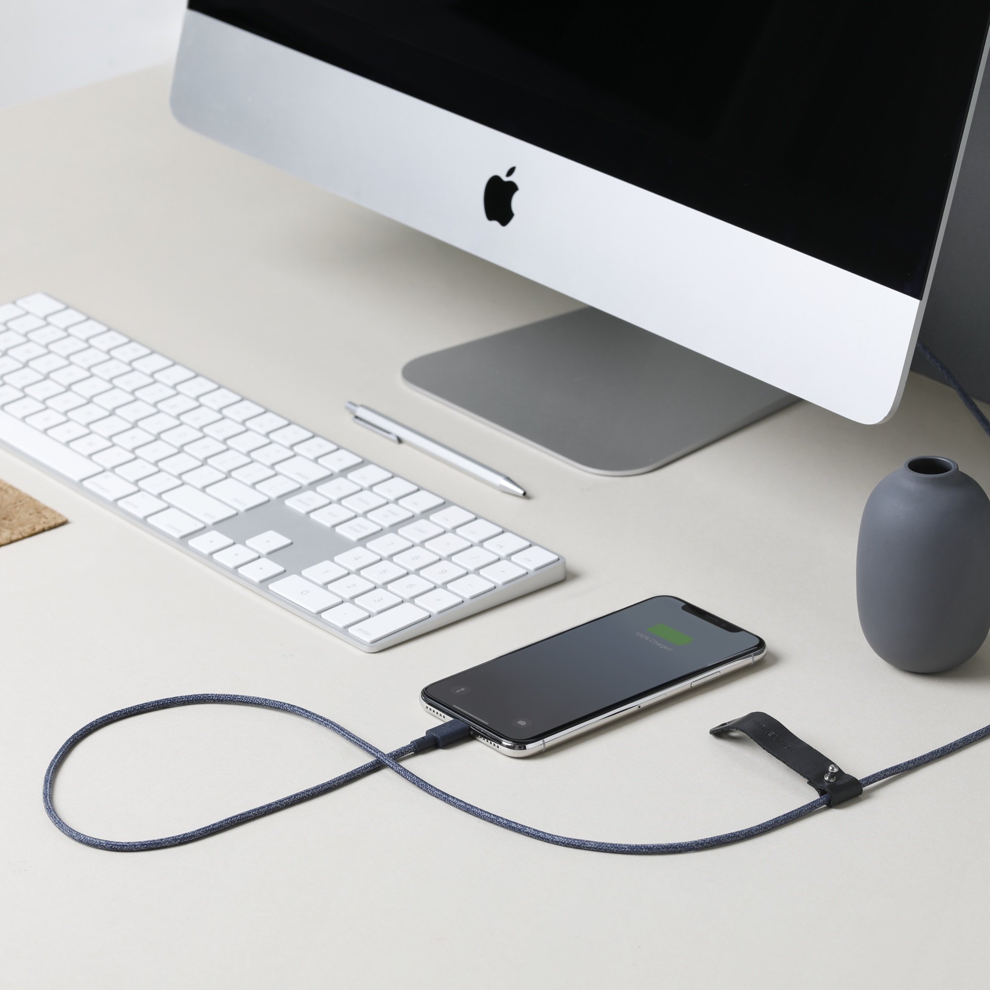 BELT CABLE INDIGO (USB-C TO LIGHTNING)