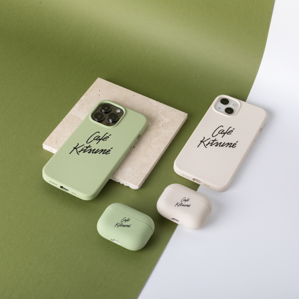 CAFE KITSUNE CASE FOR IPHONE 13 LATTE