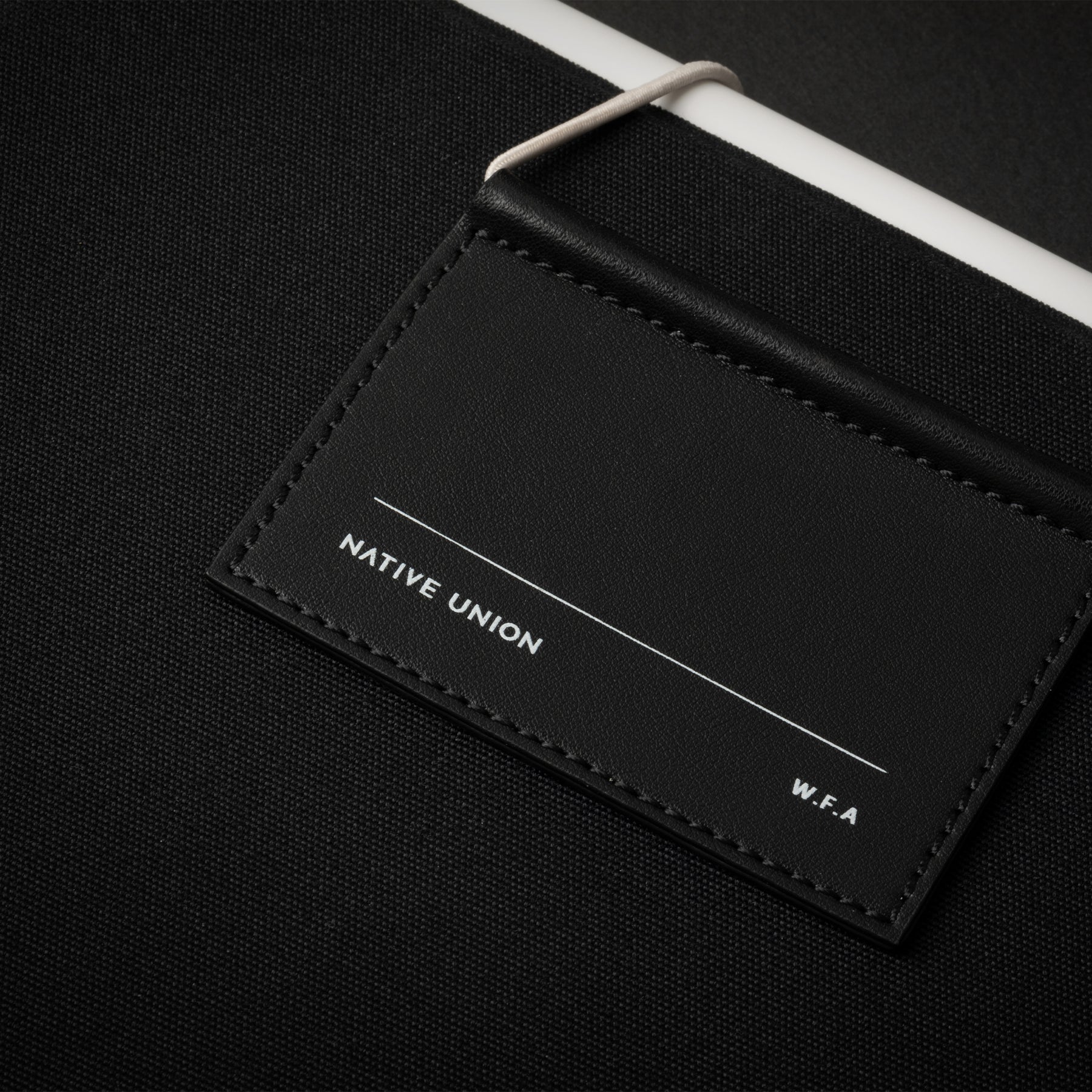 W.F.A Folio for iPad 11형 BLACK