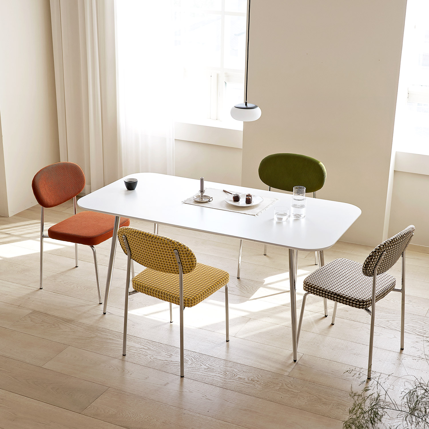 퀸스 크롬 사각 식탁 1600