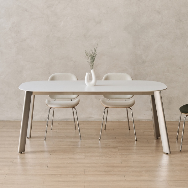 핀스 세라믹 테이블